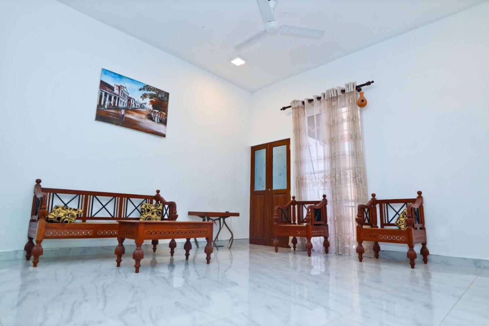 Thinaya Lake Resort 아누라다푸라 외부 사진