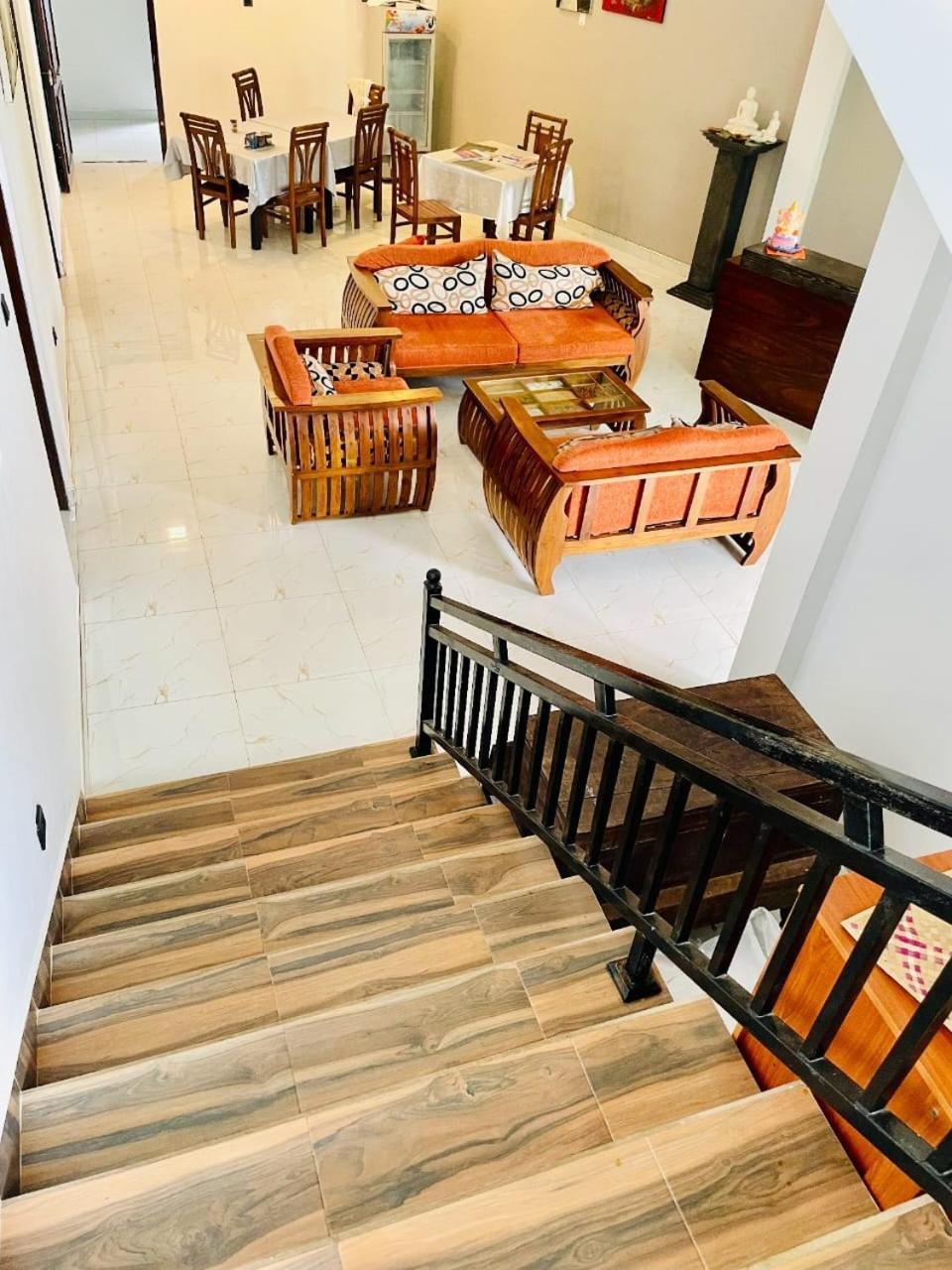 Thinaya Lake Resort 아누라다푸라 외부 사진