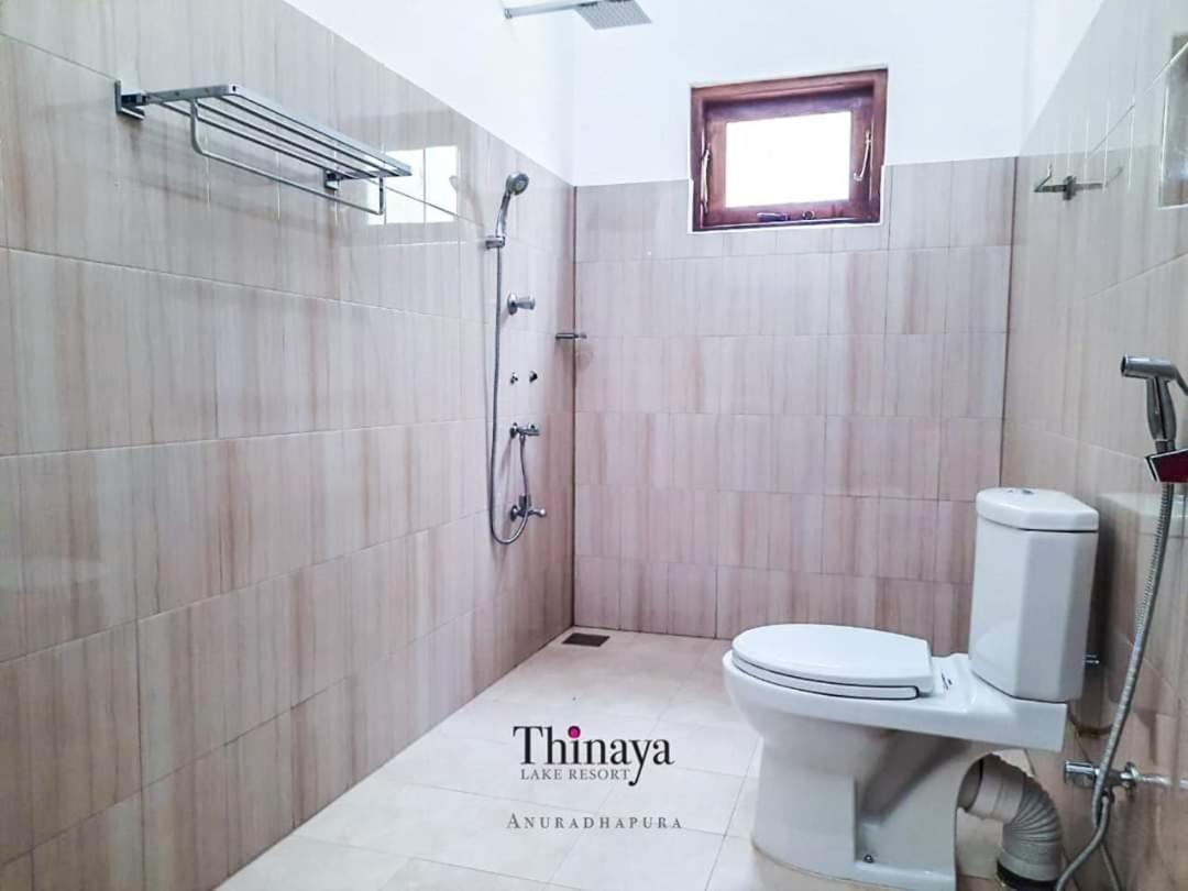 Thinaya Lake Resort 아누라다푸라 외부 사진